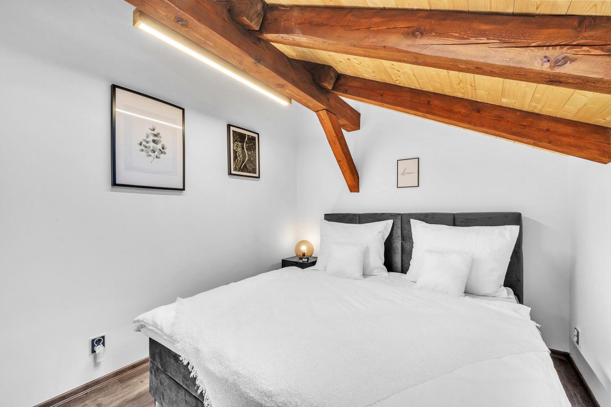 Hotel U Krale Jiriho Stráž pod Ralskem エクステリア 写真